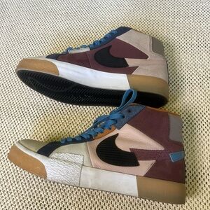 NIKE Men's SB Zoom Blazer Mid Premium Dark Wine Pink Black | size 6.5 DA8854 600